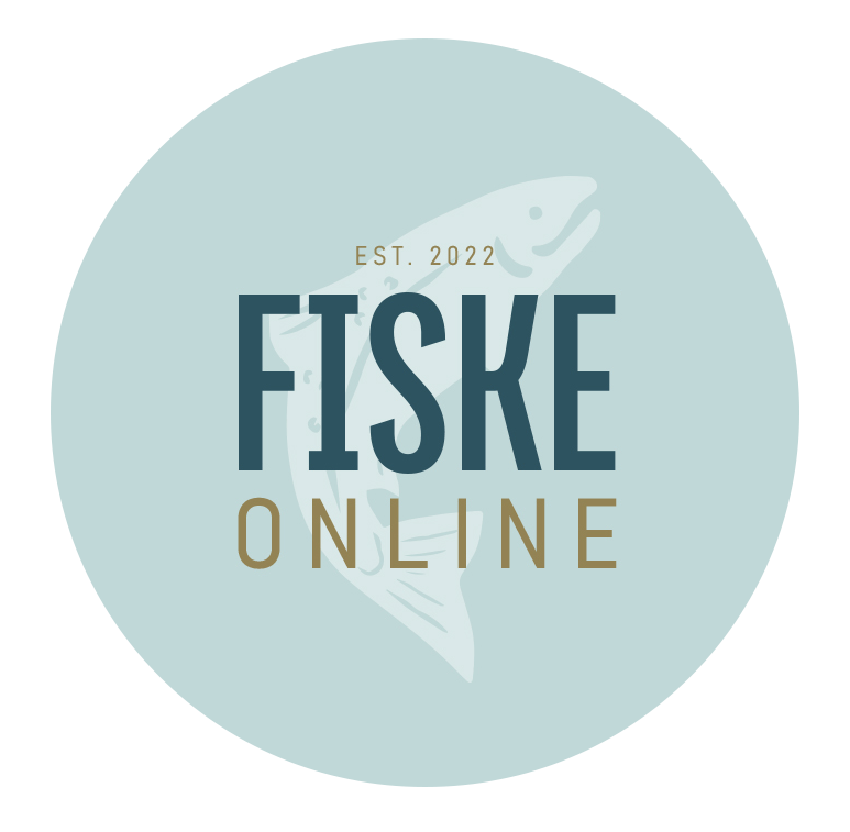 FiskeOnline. Vi har fiskestenger for alle anledninger. Vi har ulike fiskedrag, skje-drag, wobblere, spinnere, jigger, poppers, jerkbaits, softbaits og tailbaits. Her finner du riktig fiskeutstyr for abbor, gjedde, sjøørret, gjørs, laks, makrell, regnbueørret, torsk og ørret. FiskeOnline tilbyr det beste innen fiske fra kjente merker som 13 Fishing, Storm, Strike Pro, The Pig, Kinetic, Darts, Wiggler, Bomber Lures, Myran og Westin.